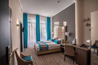 Отель Norm Hill Hotel Клуж-Напока Стандартный двухместный номер с 1 кроватью или 2 отдельными кроватями-5